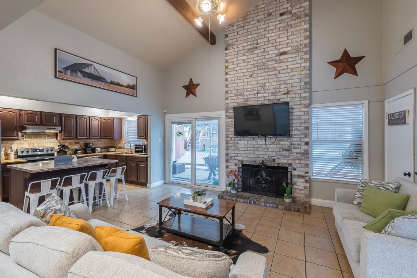 Pool, Gameroom & Minigolf Enchanting Texas Home San Antonio Buitenkant foto