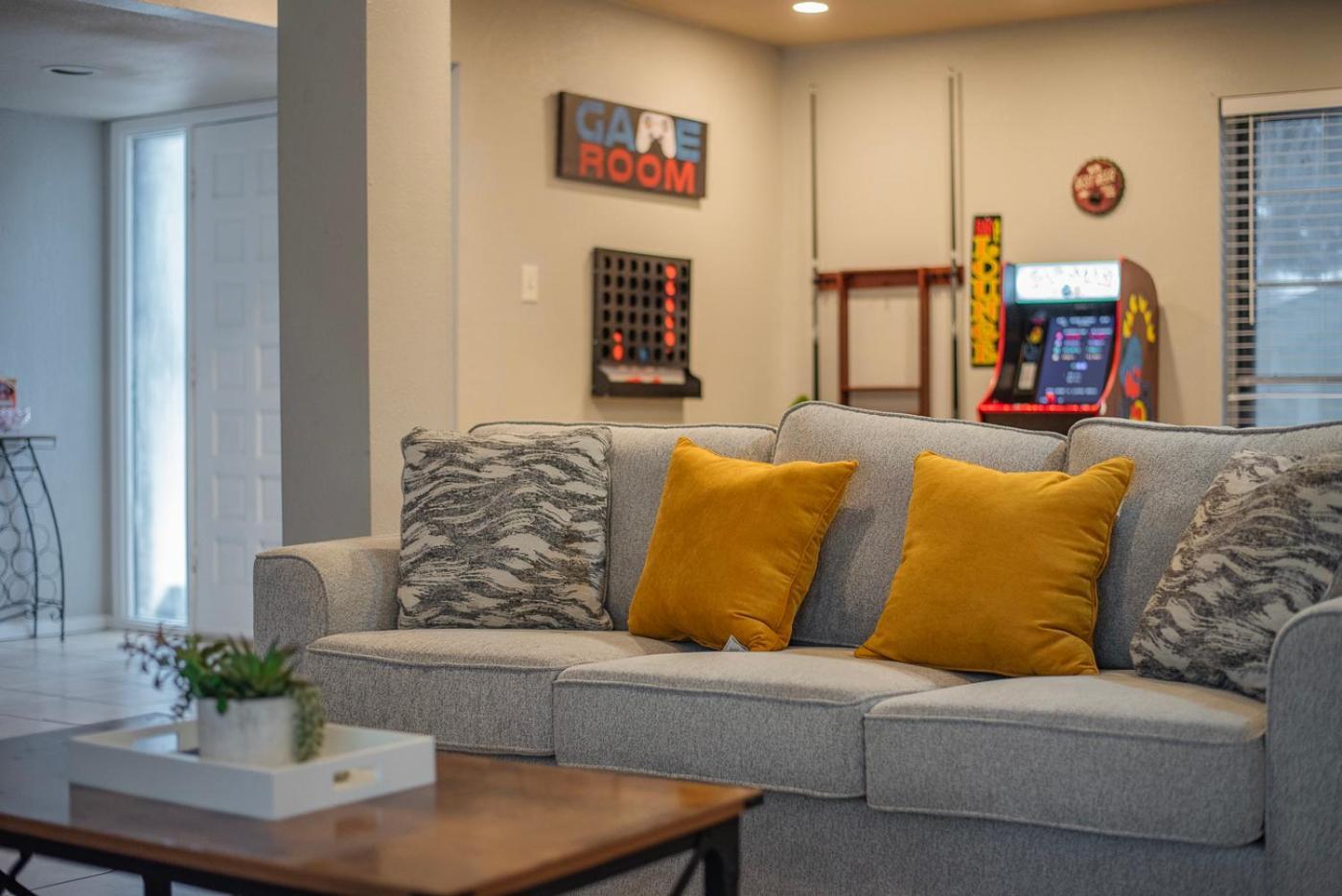 Pool, Gameroom & Minigolf Enchanting Texas Home San Antonio Buitenkant foto